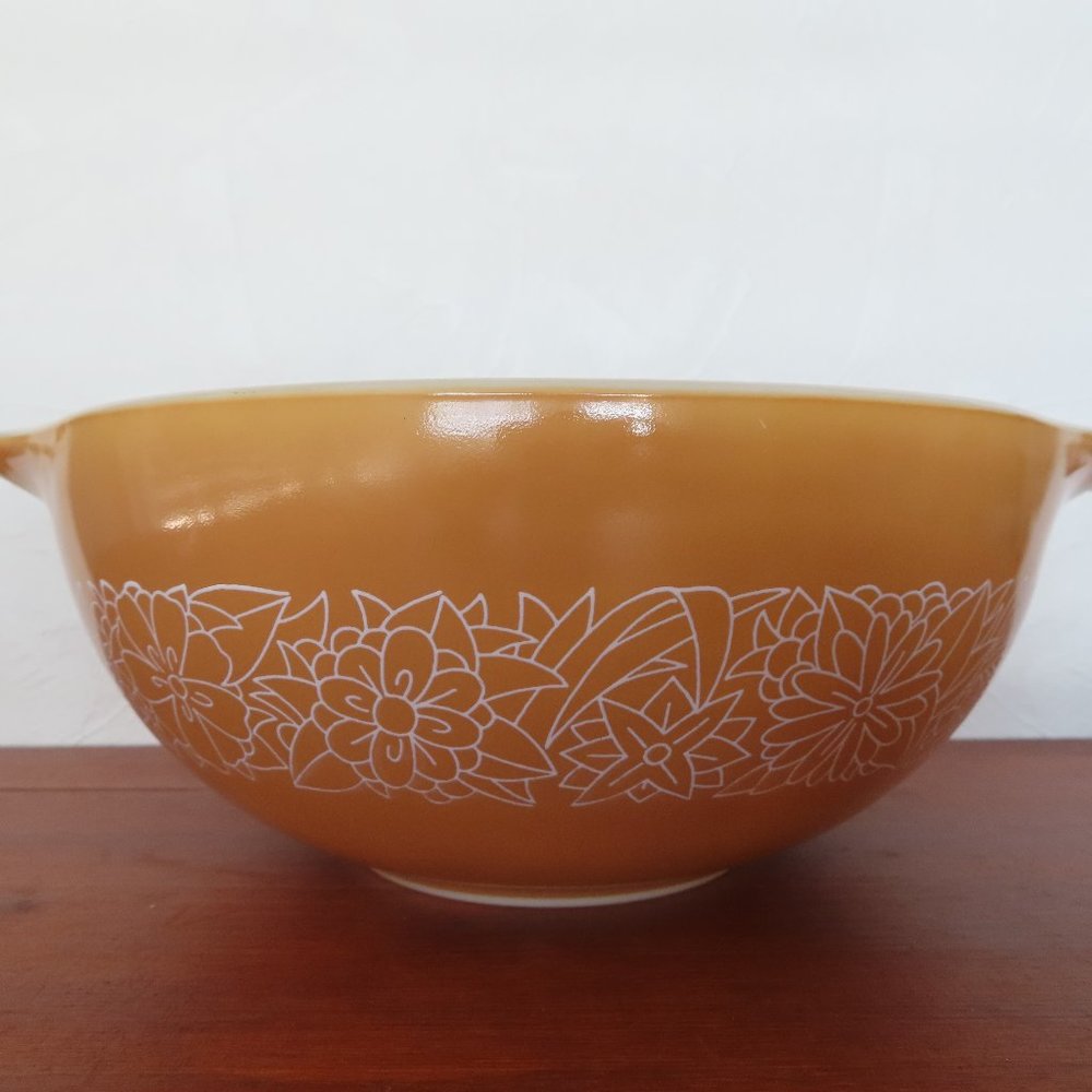 Vintage Pyrex Woodland #443 Cinderella Bowl 2.5QT